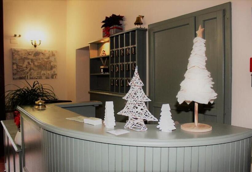 هتل Ristorante Casa Volpi