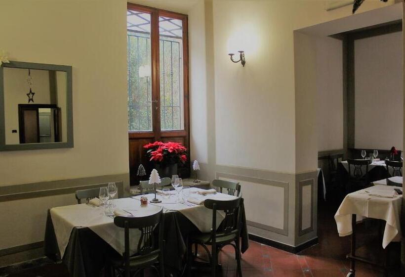 هتل Ristorante Casa Volpi