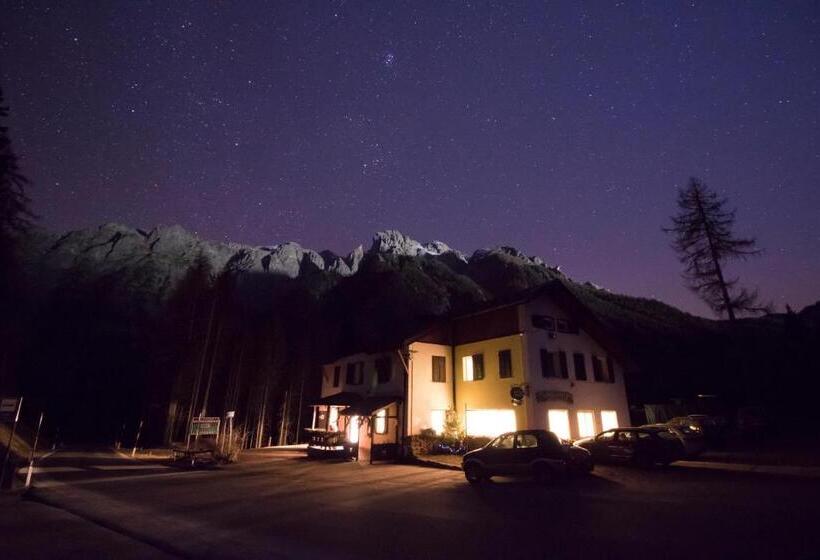 فندق Ristorante Genzianella