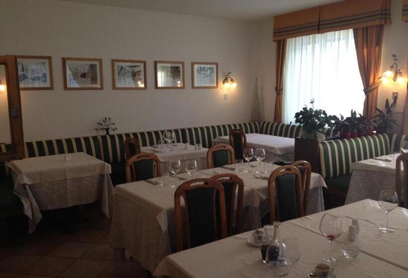 فندق Ristorante Genzianella