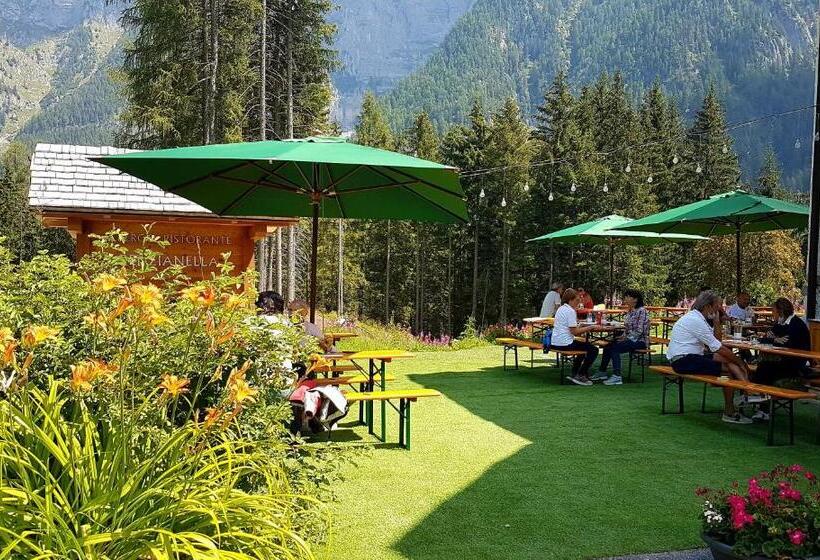 فندق Ristorante Genzianella