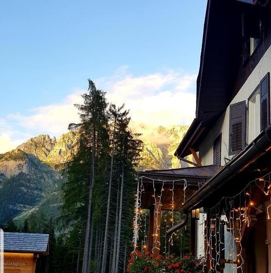 فندق Ristorante Genzianella