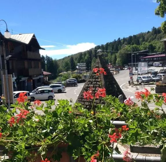 هتل Ristorante Regina