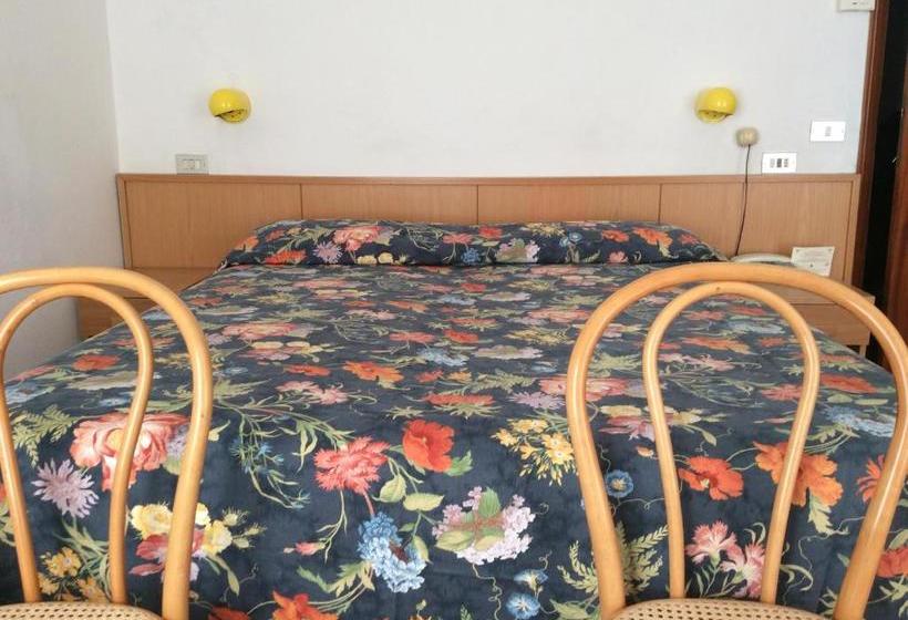 ホテル Ristorante Regina