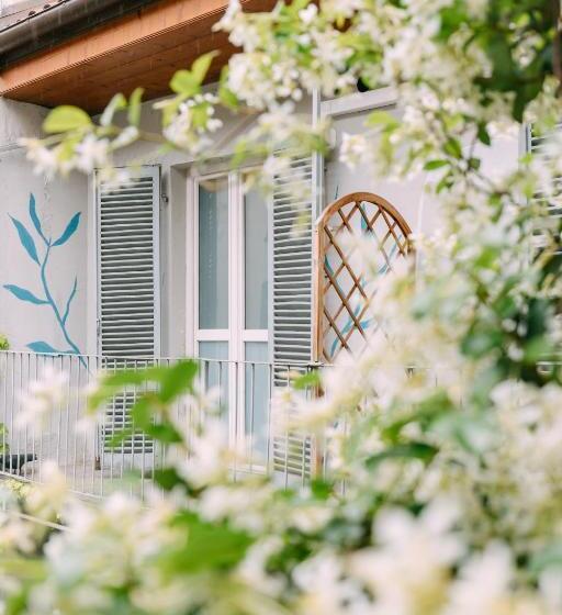 فندق Tomato Urban Retreat