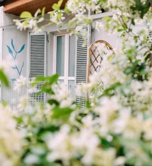 فندق Tomato Urban Retreat