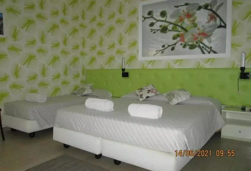هتل Tropical