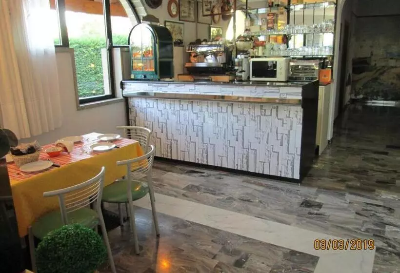 هتل Tropical