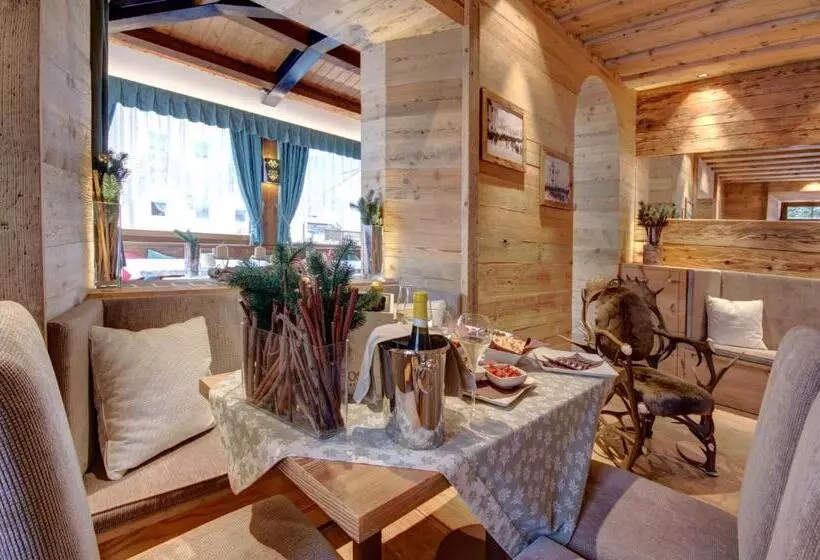 هتل Villa Alpina S