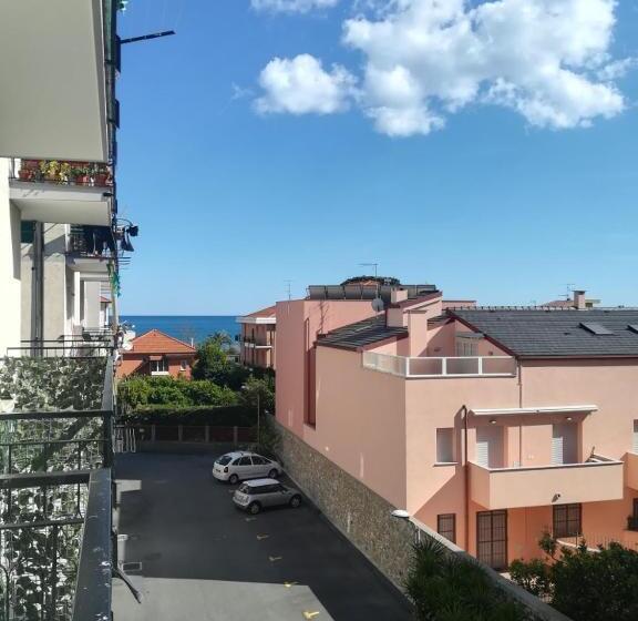 Residence Villa Carmen Fronte Mare A 50 Mt