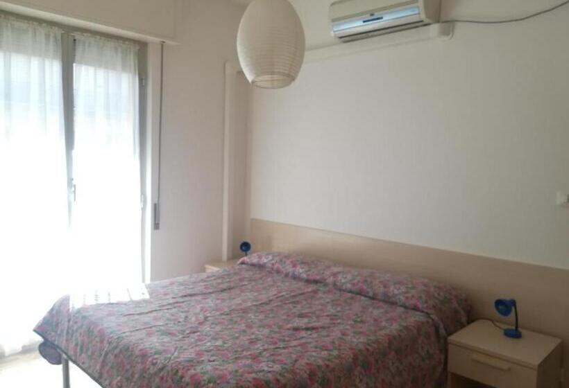 Residence Villa Carmen Fronte Mare A 50 Mt