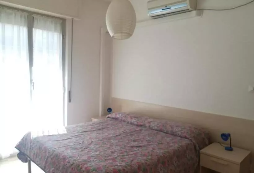Residence Villa Carmen Fronte Mare A 50 Mt