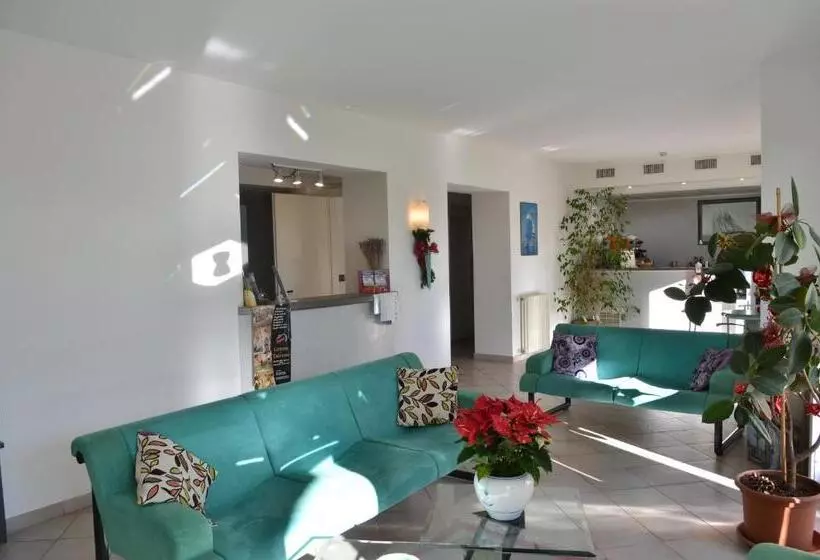 Residence Villa Carmen Fronte Mare A 50 Mt