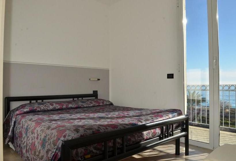 Residence Villa Carmen Fronte Mare A 50 Mt