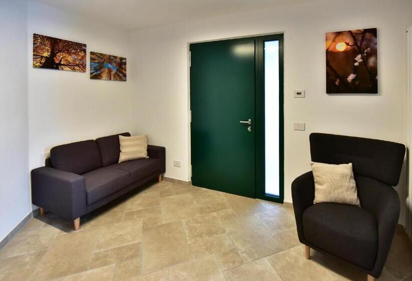 B&b Al Lupo Solitario