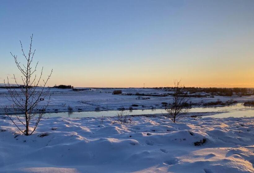 تختخواب و صبحانه Ugla Gistihús