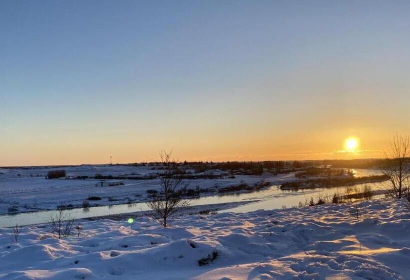 تختخواب و صبحانه Ugla Gistihús