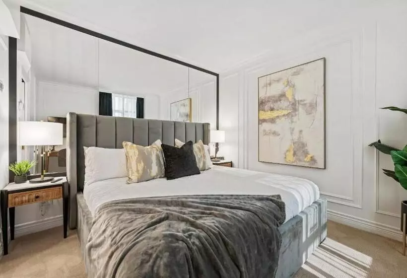 Elegant & Luxury 2 Bed Suite Close To Convention Centre