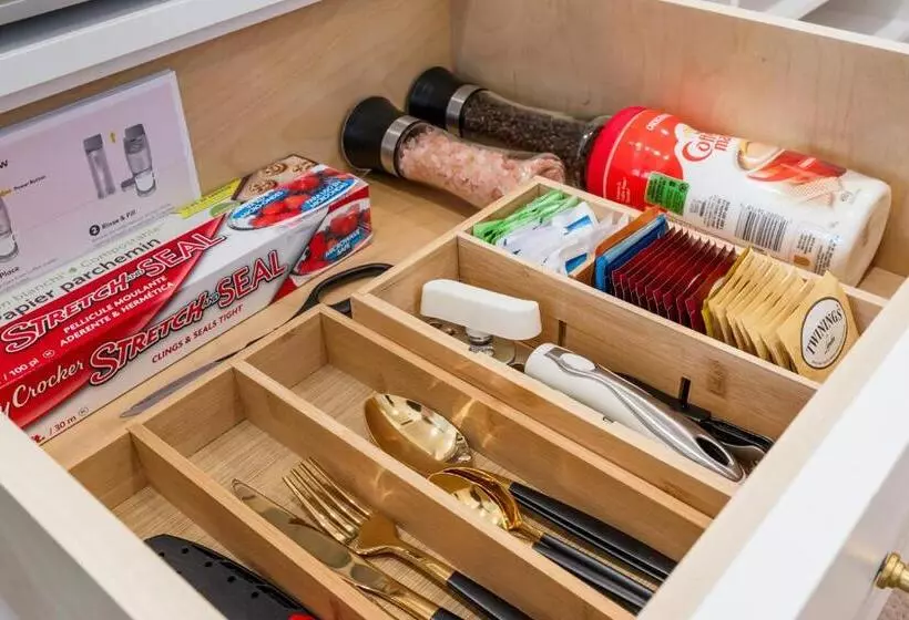 Elegant & Luxury 2 Bed Suite Close To Convention Centre