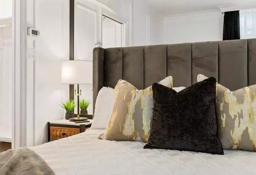 Elegant & Luxury 2 Bed Suite Close To Convention Centre