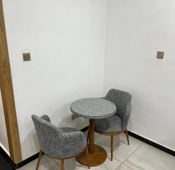 فندق Empress Guest House