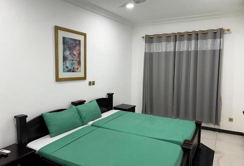 فندق Empress Guest House