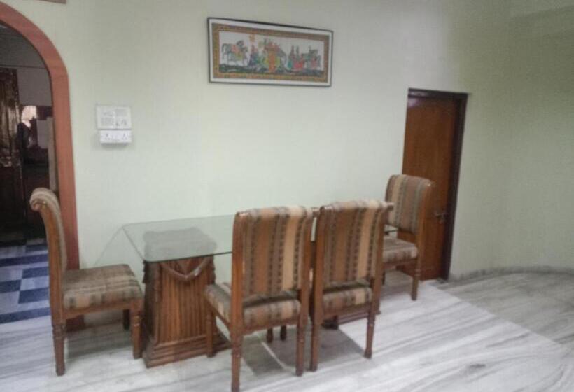 پانسیون Devka Villa