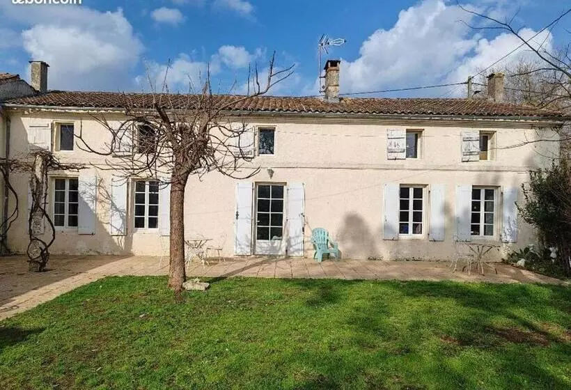 Majatalo Ex Domaine Chandelier Chambre 4