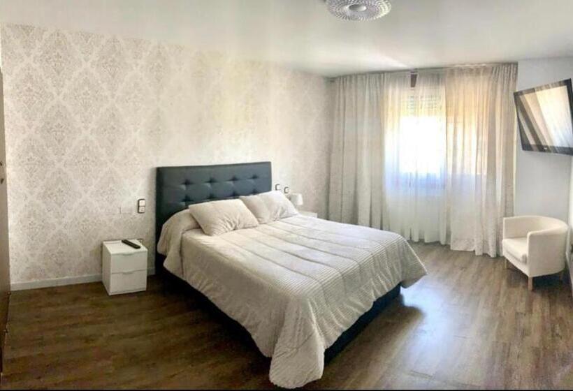 بنسيون Hostal Restaurante Cerqueiro