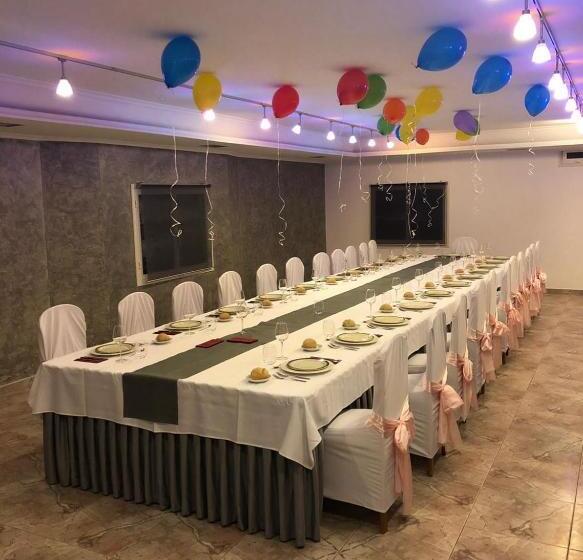 بنسيون Hostal Restaurante Cerqueiro