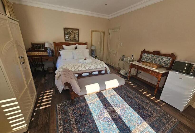 بنسيون The Rose Room