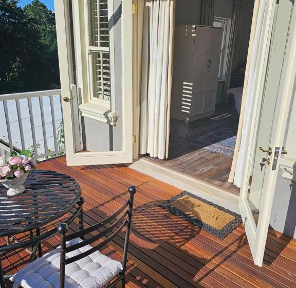 بنسيون The Rose Room