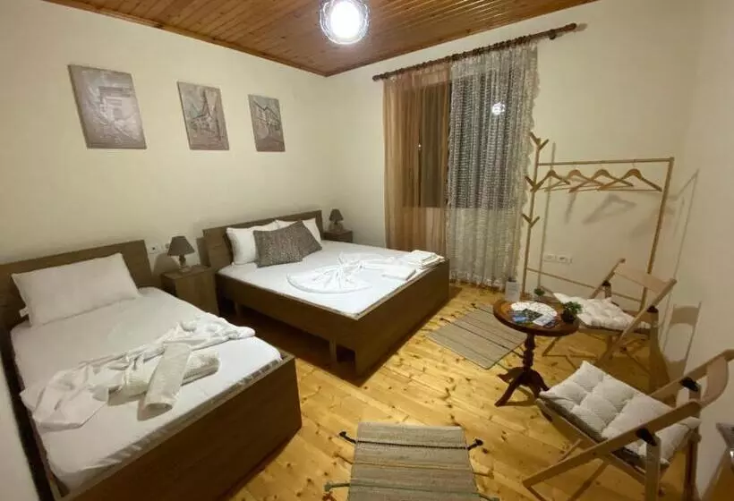 ペンション Villa Berat