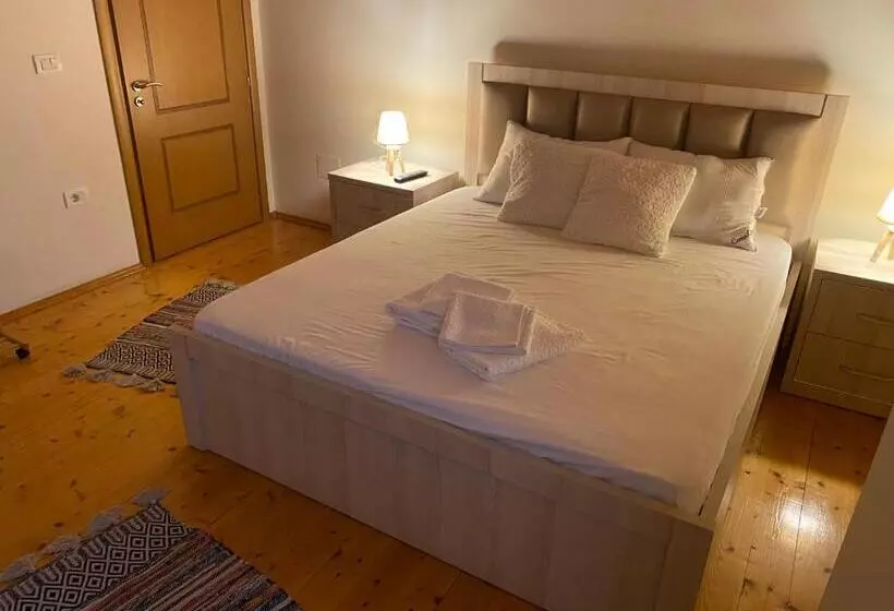 ペンション Villa Berat