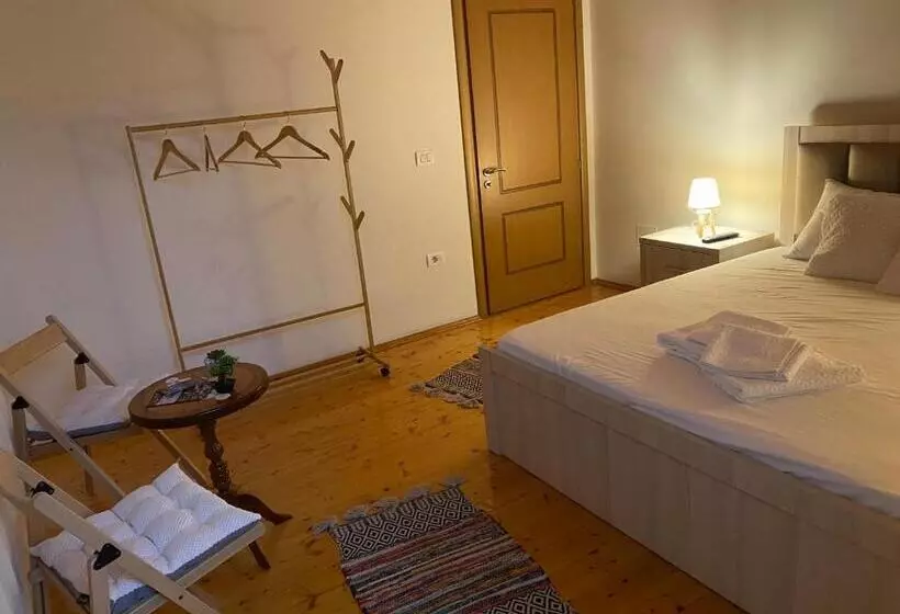 ペンション Villa Berat