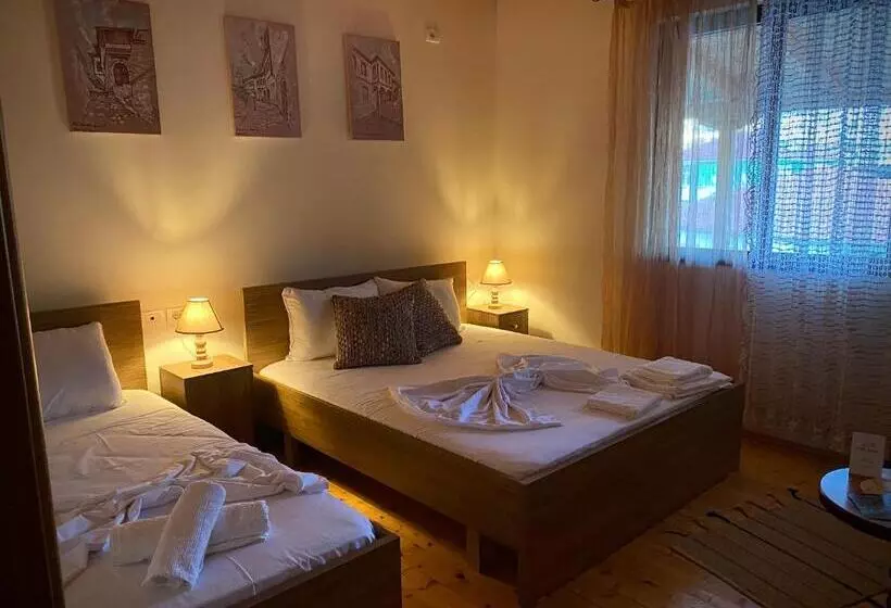 ペンション Villa Berat