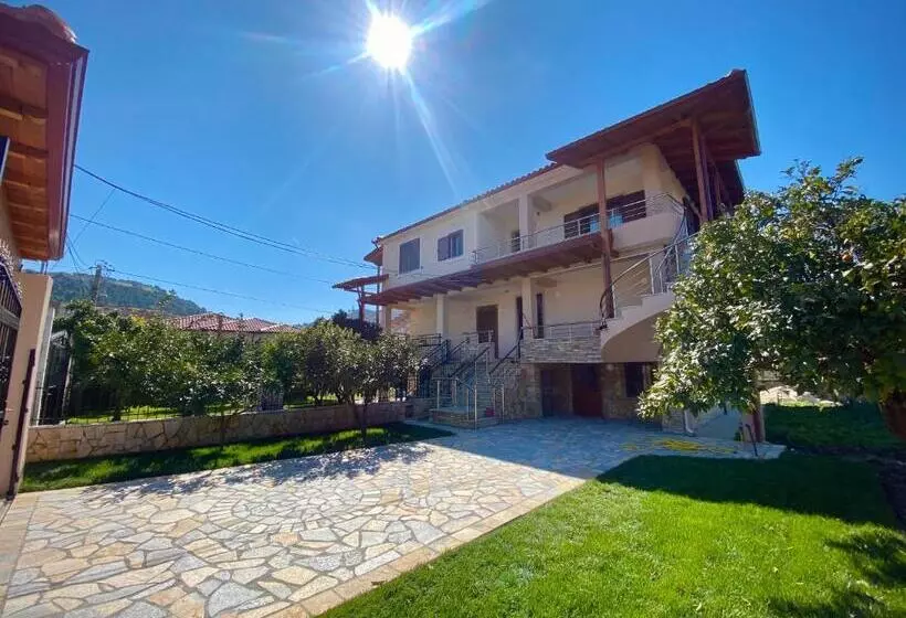 ペンション Villa Berat