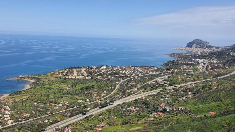 پانسیون Villa Tiche