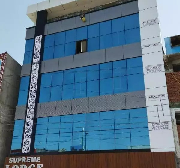 Supreme Hotels 2.0