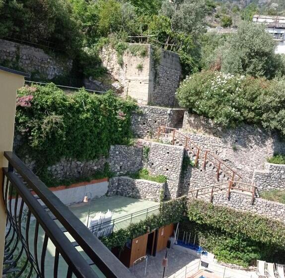 Apartment Hotel Royal Con Balcone E Vista Mare