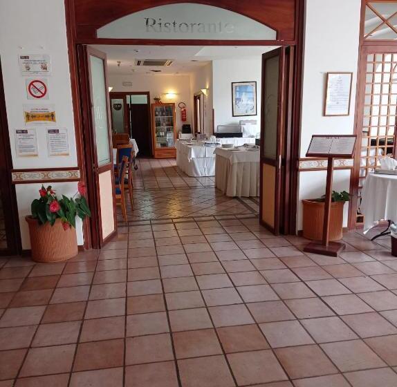 Apartment Hotel Royal Con Balcone E Vista Mare