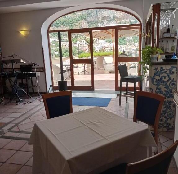 Apartment Hotel Royal Con Balcone E Vista Mare