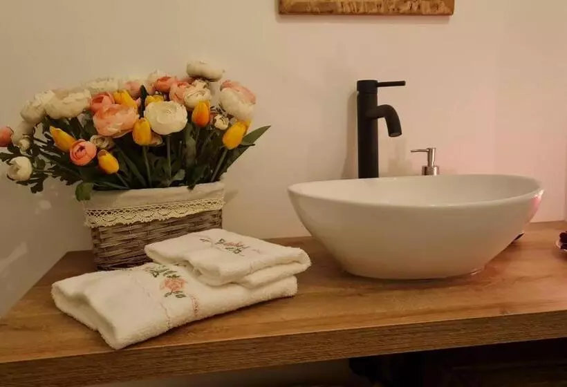 Aamiaismajoitus (B&B) Casa Delle Rondini