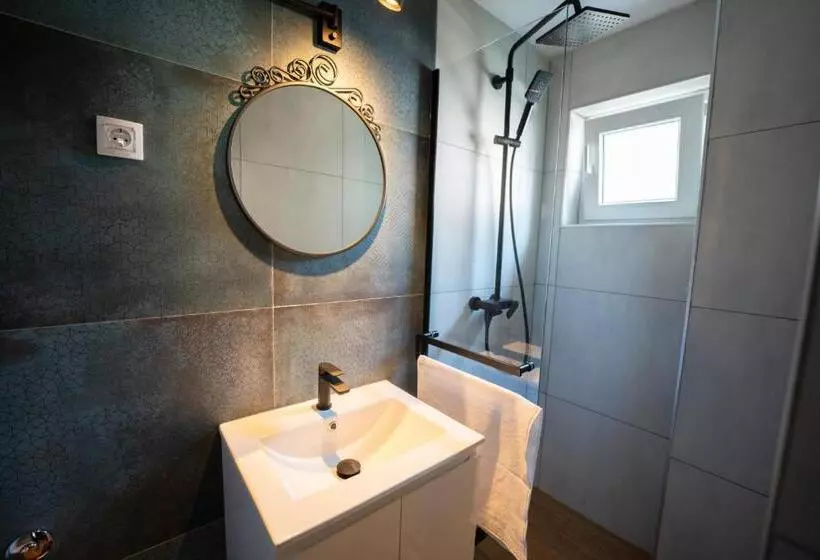 Cozy Nook B&b   Free Private Parking