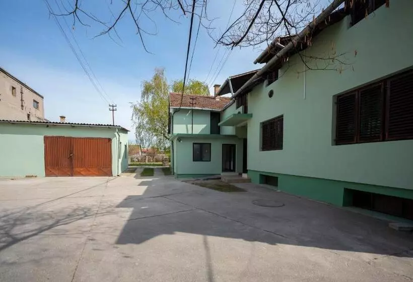 Cozy Nook B&b   Free Private Parking
