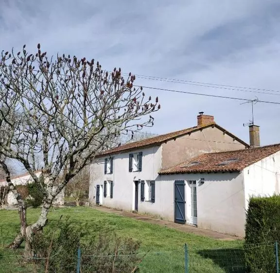 ベッドアンドブレックファースト Le Cardoué, Gíte Au Cœur Du Bocage Vendéen