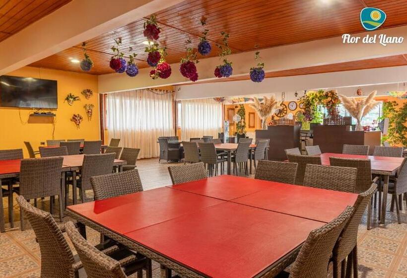 Complejo Deportivo Y Hotelero Flor Del Llano