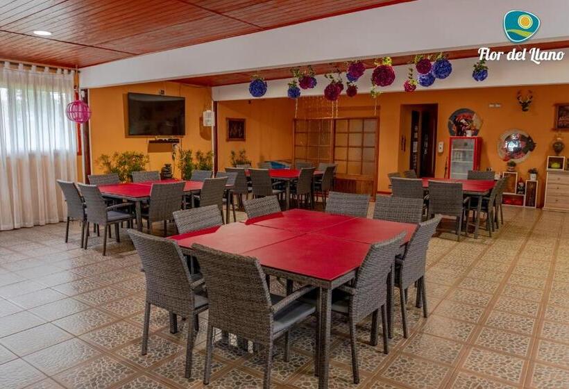 Complejo Deportivo Y Hotelero Flor Del Llano