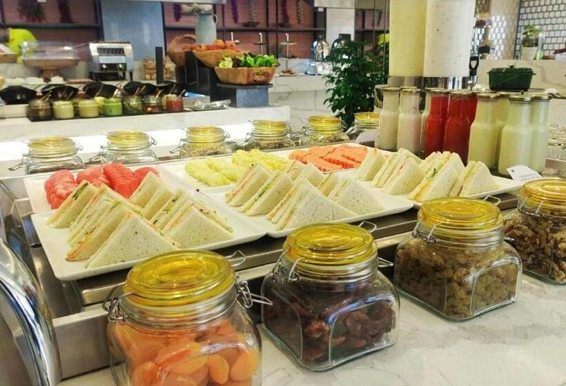 هتل Arista By Ambition