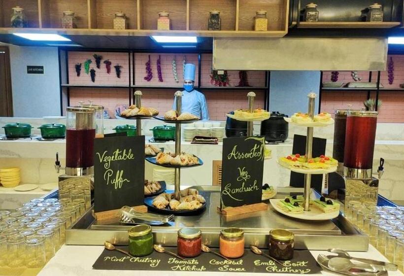 هتل Arista By Ambition